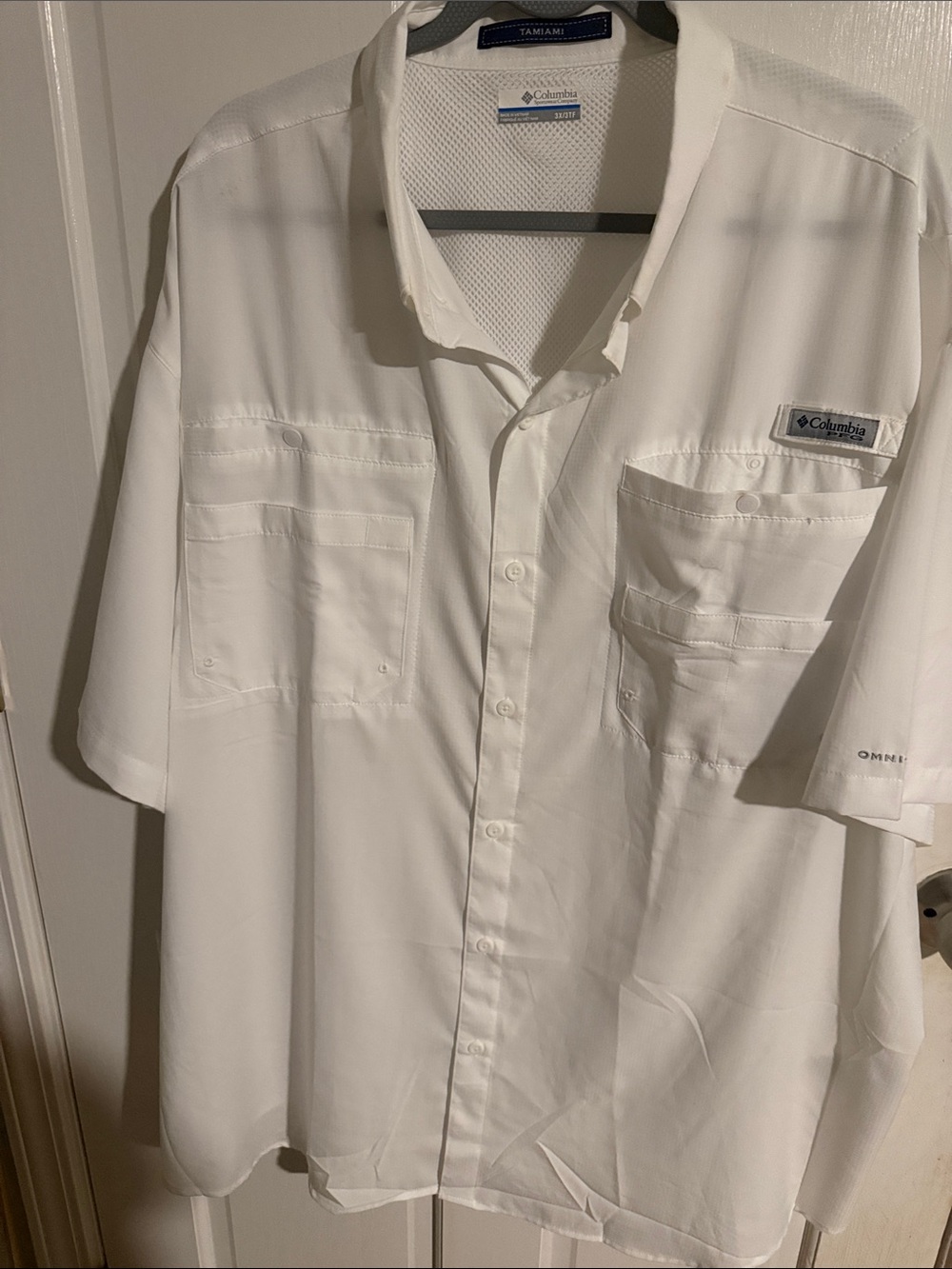Columbia White Short-Sleeve Button-Down Fishing Shirt